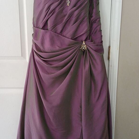 Maggie Sottero Flirt Purple beaded Pageant Prom Dress Sz 18 EUC - Picture 3 of 11